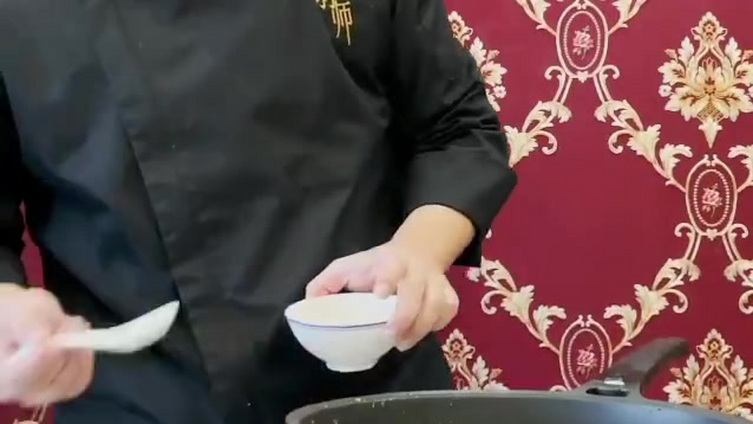 #网络中国节#网络中国节•清明【这条”春鱼“今年最高价首破百元一斤!为吃“春天第一鲜”,老